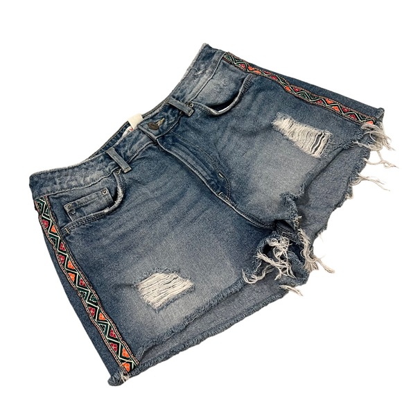 H&M X Coachella Distressed Tribal Fringe Shorts - Picture 4 of 12